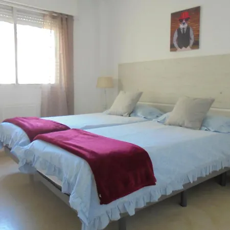 Front Line - 2 Bedroom & 2 Bathrooms Apartmán *