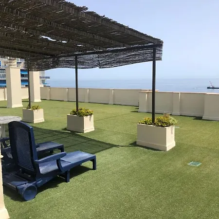 Front Line - 2 Bedroom & 2 Bathrooms Apartmán *